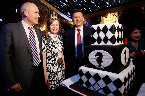 http://en.chessbase.com/Portals/4/files/news/2015/events/wwcch/closing%20ceremony/closing10.jpg