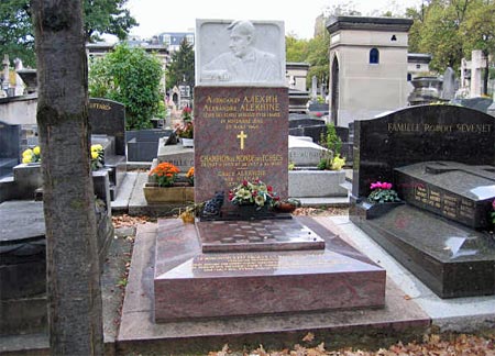 File:Grave of Alexander Alekhine in Paris.JPG - Wikimedia Commons