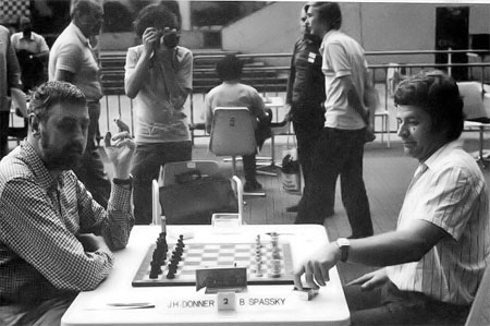 Boris Spassky playing a 41-board simultaneous exhibition in New
