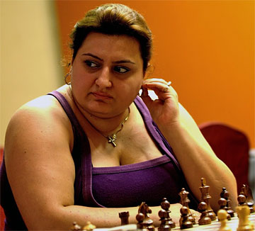 http://en.chessbase.com/portals/4/files/news/2009/events/danielian01.jpg