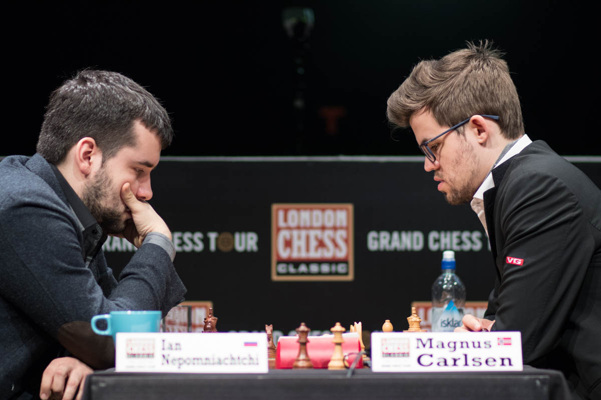 Ian Nepomniachtchi and Magnus Carlsen