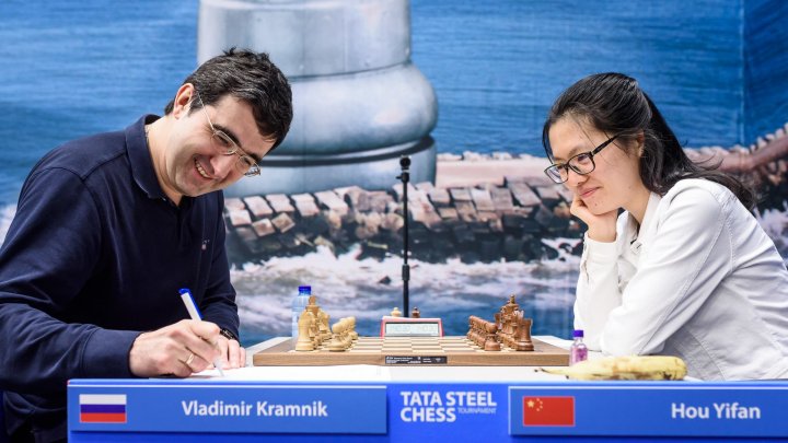 Vladimir Kramnik and Hou Yifan