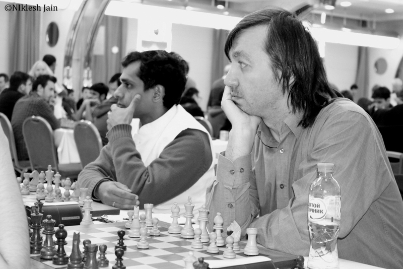 Gata Kamsky and Krishnan Sasikiran during their eighth round game at the Aeroflot Chess Open 2018