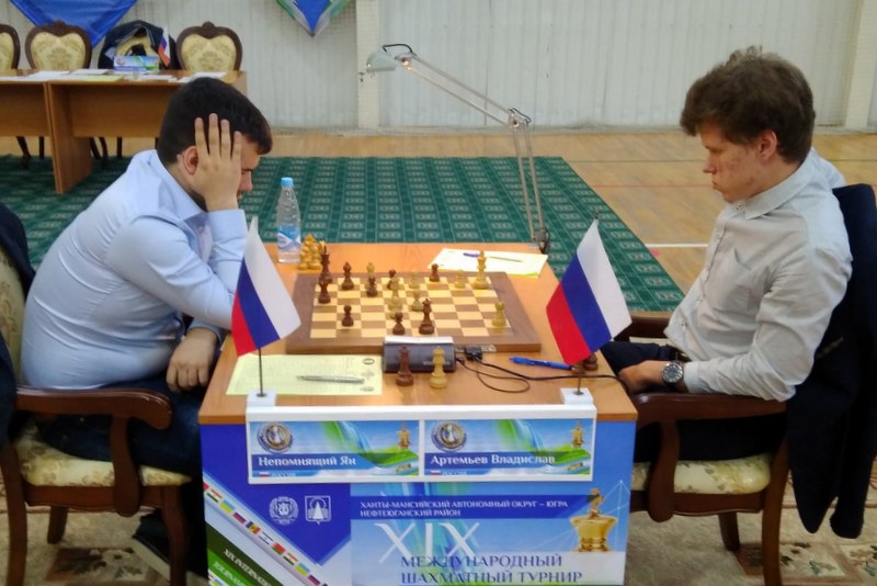 Nepomniachtchi and Artemiev during their penultimate round game in Karpov Poikovsky International