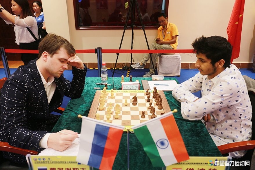 Vidit Gujrathi and Vladimir Fedoseev playing their second round game at the Danzhou Masters