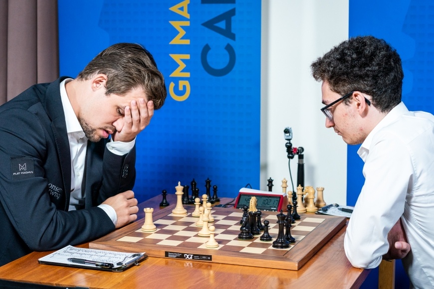 Magnus Carlsen during his seventh round game at the 2018 Sinquefield Cup against Fabiano Caruana