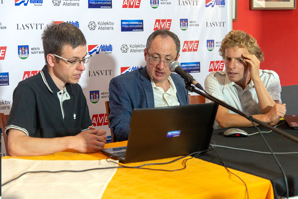 Navara, Gelfand and Laznicka