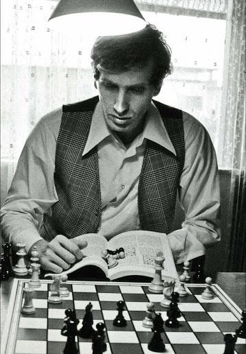 BOBBY FISCHER 1963 AMERICA'S 20-YEAR-OLD WIZARD OF CHESS CONTENDER FEATURE
