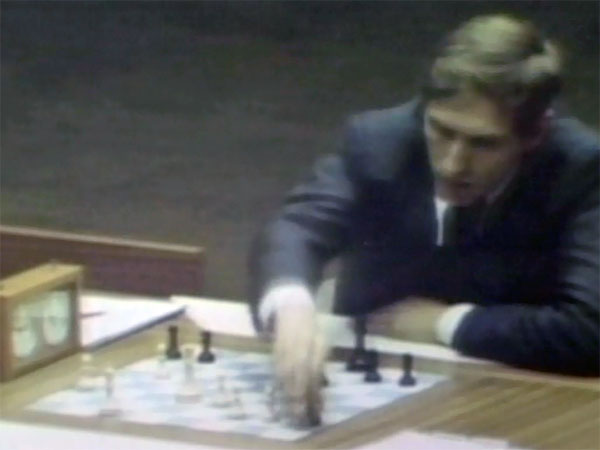 BOBBY FISCHER AN INCREDIBLE ENDGAME AGAINST SPASSKY - World Championship  1972 