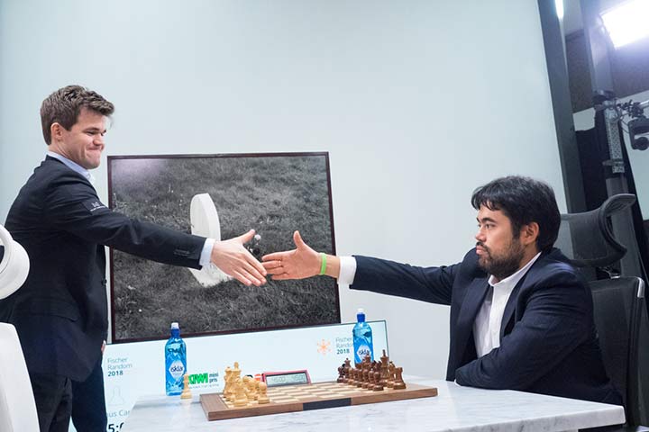Magnus Carlsen Defeats Hikaru Nakamura in Fischer Random Match