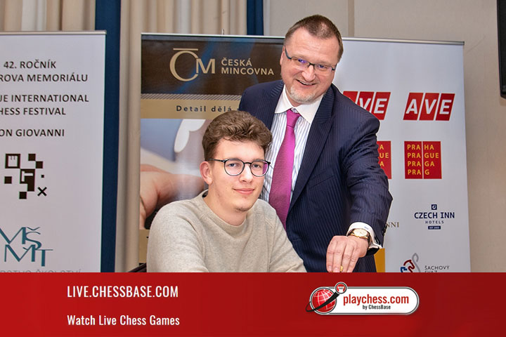 live chessbase