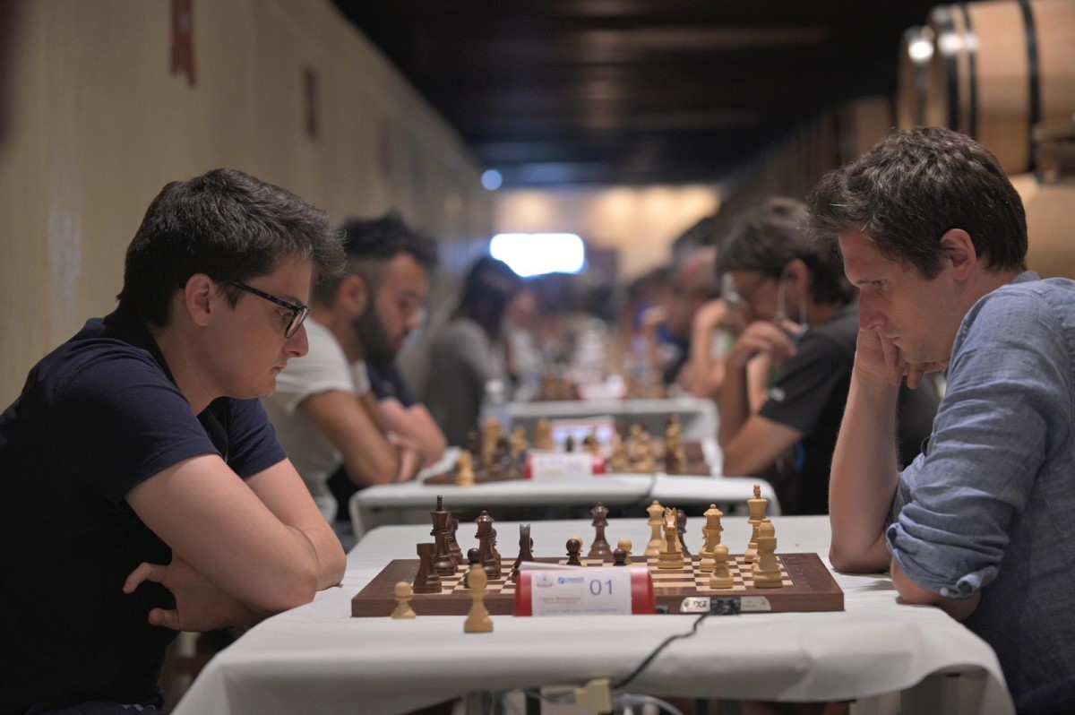 Cheers galore as chessboxing kicks off in France
