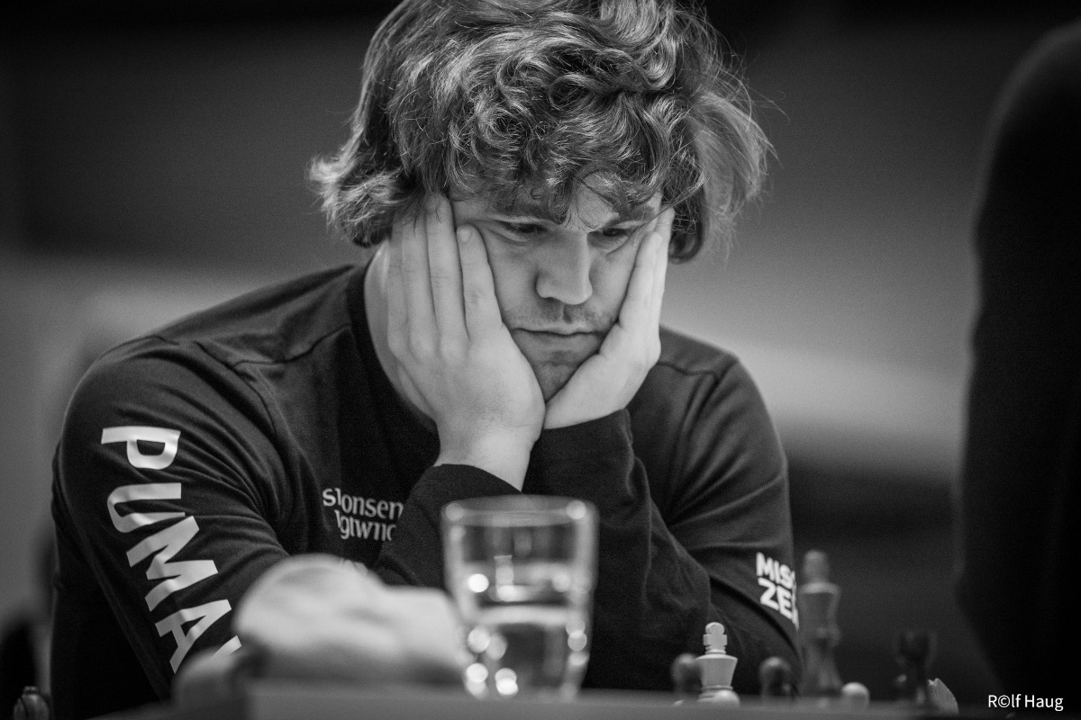 Carlsen helps Offerspill win title, plays last games as world