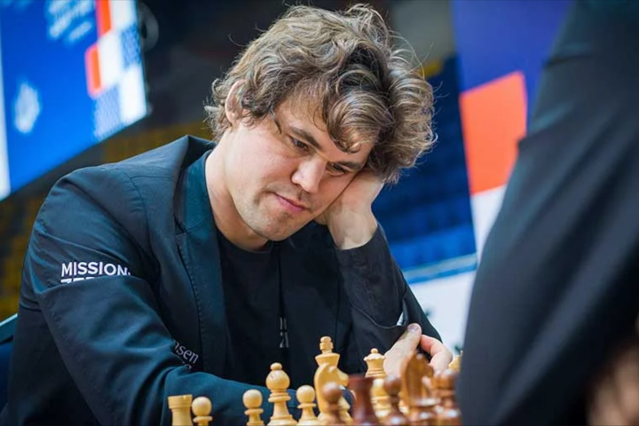Magnus Carlsen vs Aram Hakobyan, Blitz Chess 3+0, ChessCom