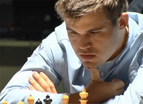 Magnus Carlsen on track to win