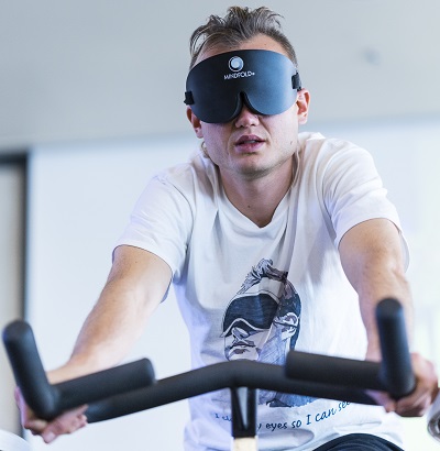 Gareyev gets blindfold Guinness World Record