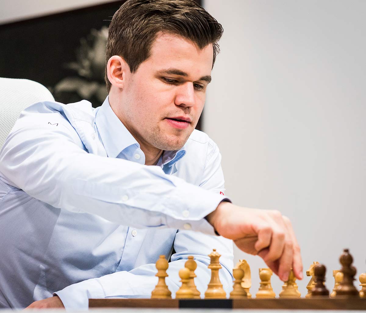 Chess960: Nakamura flags Carlsen to keep match close