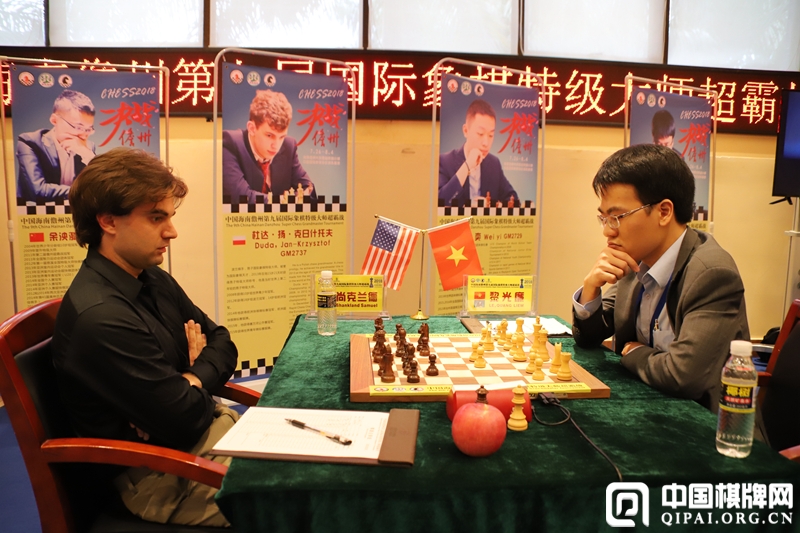 Le Quang Liem and Samuel Shankland playing their sixth round game at the Hainan Danzhou Masters