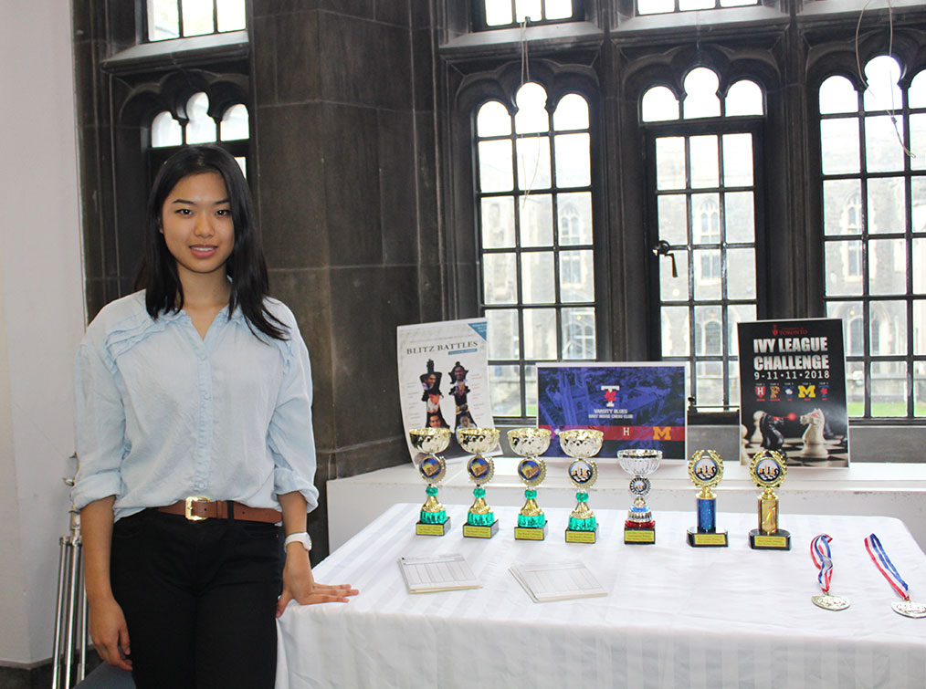 Qiyu with trophies