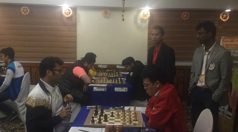 Surya Shekhar Ganguly and Le Quang Liem during their final round game