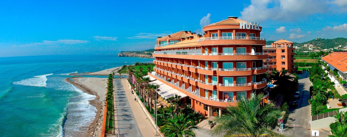 Hotel and coast