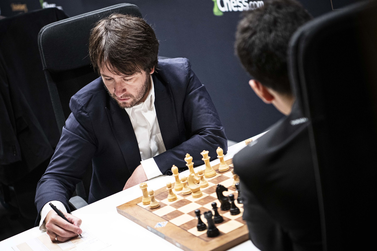 Candidates R1: Fighting chess, Nepo and Caruana score