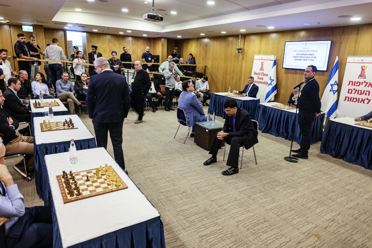 Vishy Anand, Emil Sutovsky