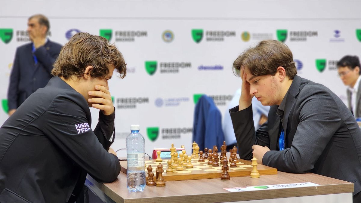 Carlsen Beats World Rapid Chess Champion, Leads With Fedoseev, Van