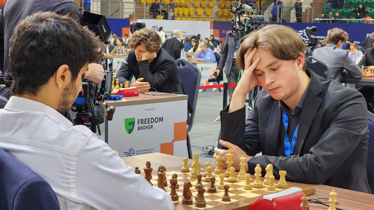 Magnus Carlsen and Zhongyi Tan, winners of the 2022 rapid world cup - El  Llobregat Open Chess Tournament