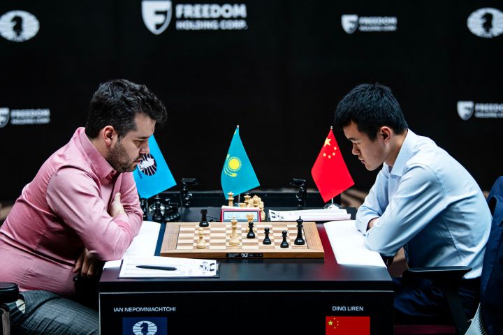 File:World Chess Championship 2023, game 12, Ding Liren.jpg - Wikimedia  Commons