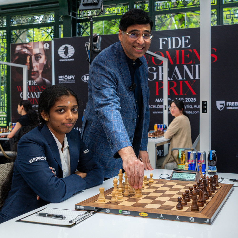 Vaishali Rameshbabu, Vishy Anand