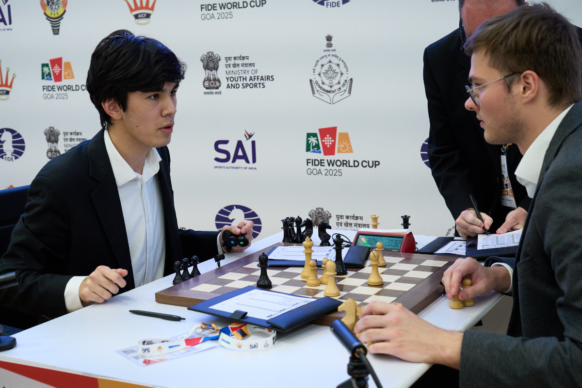 Javokhir Sindarov, Frederik Svane