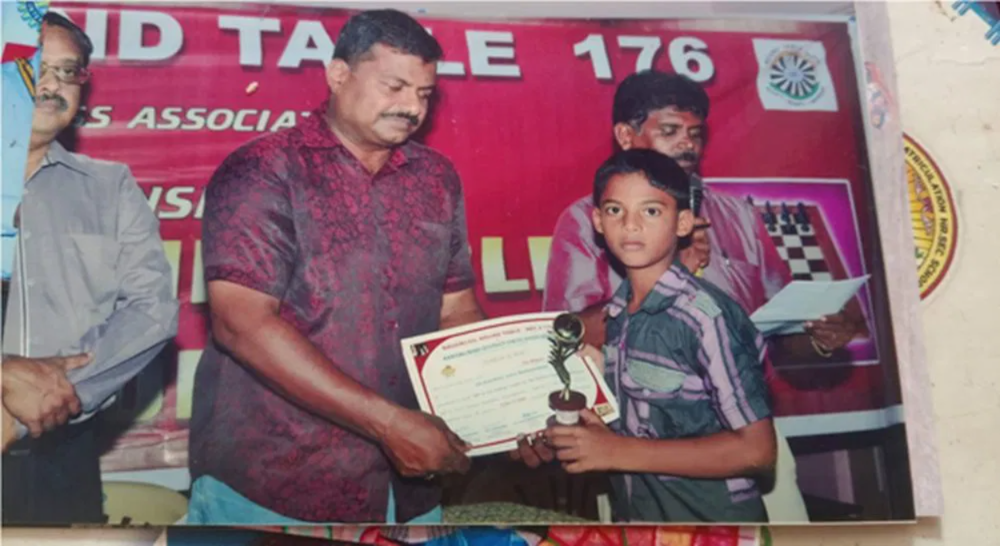 Neerodi, Chess Replaces Gambling