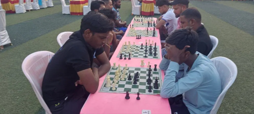 Neerodi, Chess Replaces Gambling