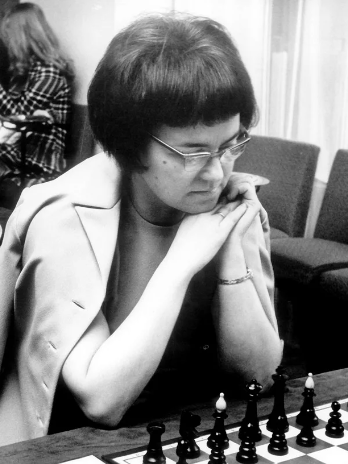 Krystyna Hołuj-Radzikowska