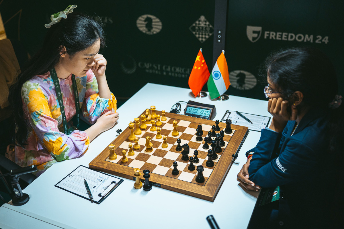 Zhu Jiner, Vaishali Rameshbabu