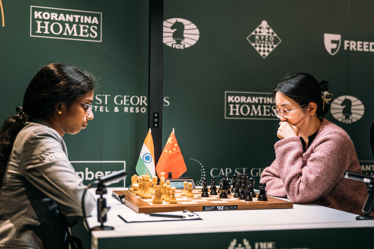 Vaishali Rameshbabu, Tan Zhongyi