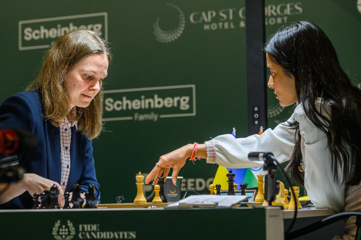 Anna Muzychuk, Divya Deshmukh