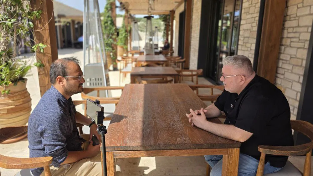 Sagar Shah, Roman Vidonyak