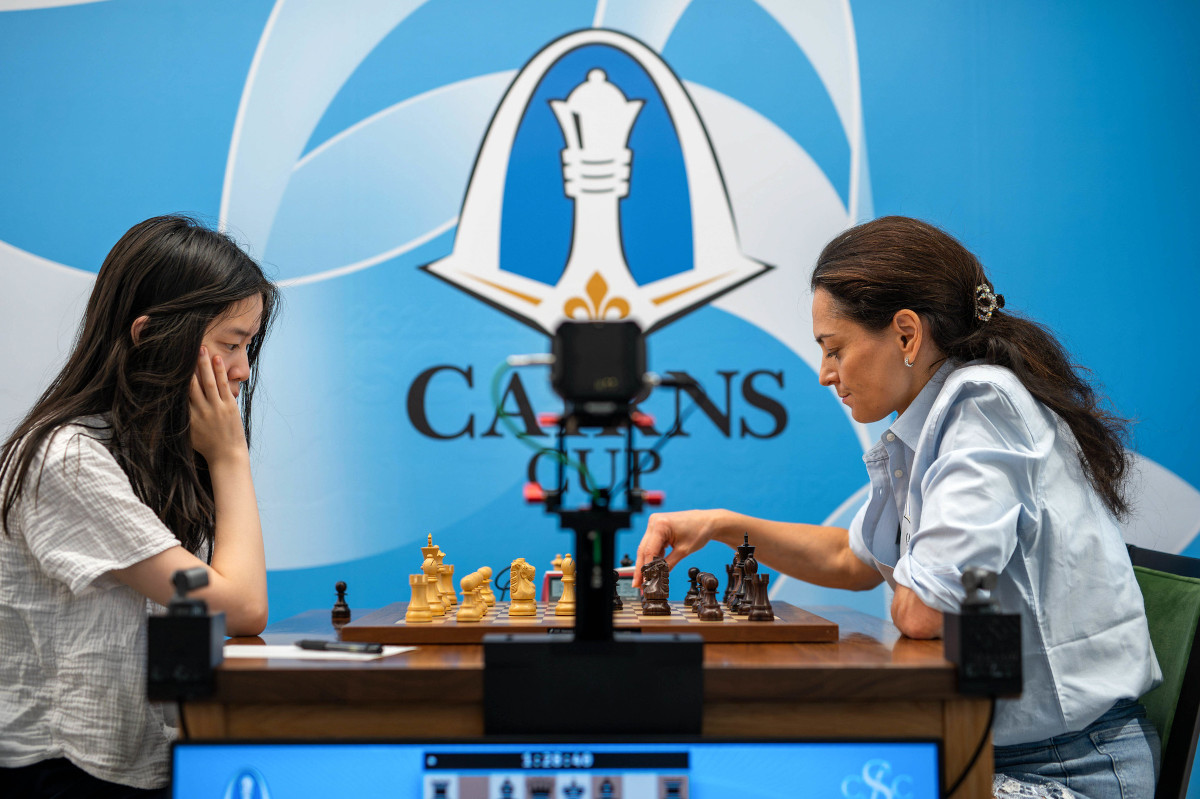 Alice Lee, Alexandra Kosteniuk