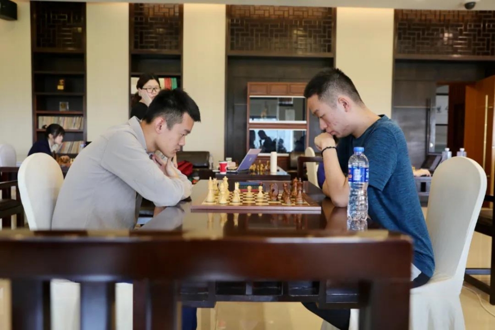 Ding Liren jogando xadrez ao estilo Alpha ZERO! - Candidatos 2022 