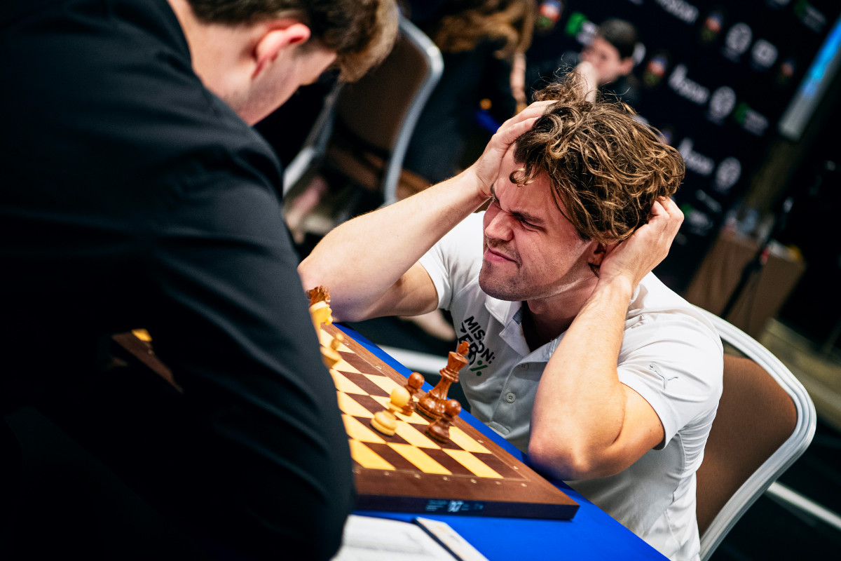 Carlsen suffers first defeat of FIDE Chess World Cup to 18-year-old Keymer