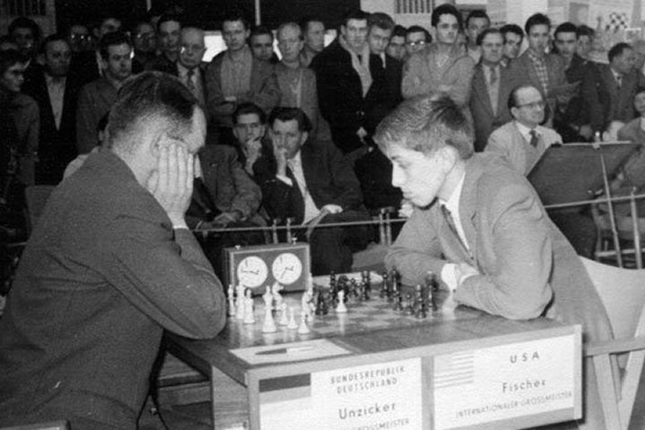 15-year-old Bobby Fischer defeats Argentine Chess Champion 