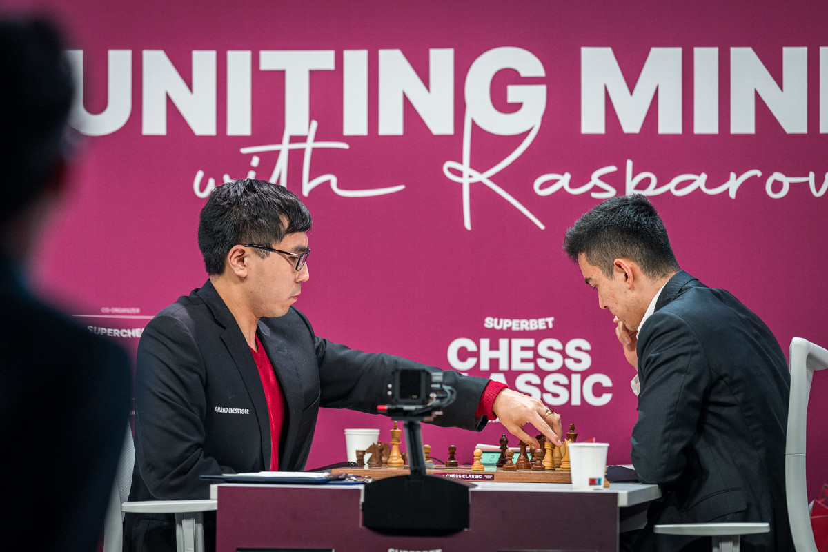 Superbet Classic: Missed chances by Caruana and So