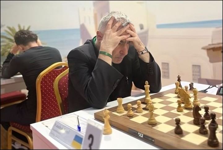 Haqiqiy bolmagan raqamlarga ega qizlar