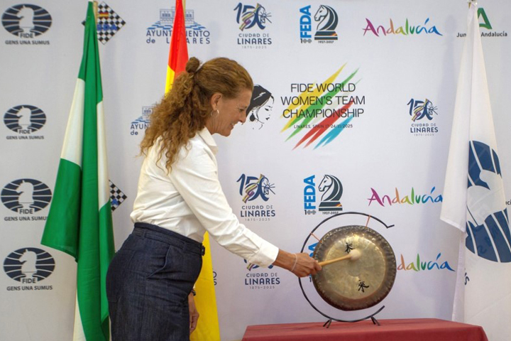 World Women's Team Championship: Hou Yifan shines