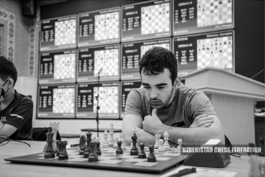 Haik Martirosyan e Artem Uskov no Agzamov Memorial, em Tashkent, dividindo a liderança