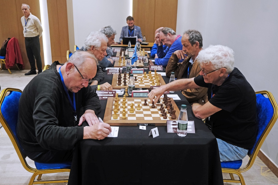 World Senior Team Championship heats up, USA and Italy share the lead in 50+ section