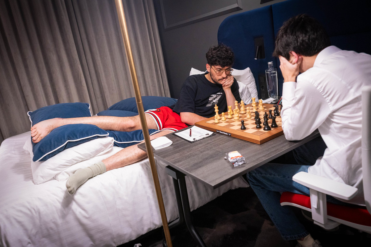 Chess news — Super Chess Classic Romania: Injured Firouzja plays from bed, saves draw against Sindarov
