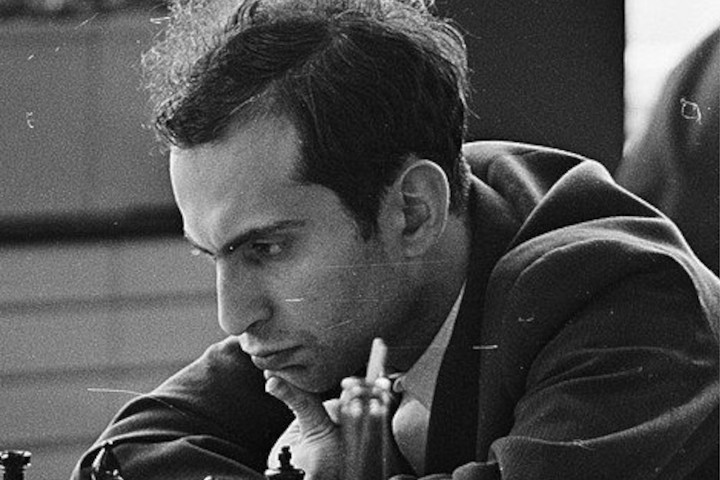 Chess news — The board that refuses to help you